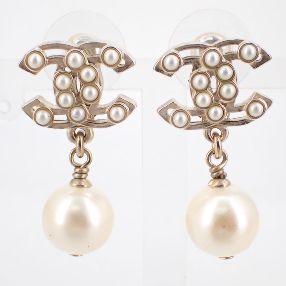 Chanel Coco Mark Pearl Earrings A14 P Excellent Condition - Picture 1 of 9